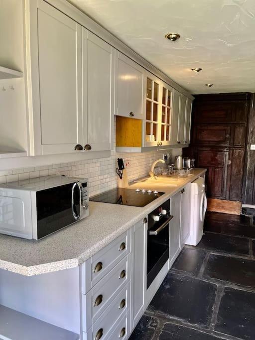 The Old Post Office, Cosy Grade II Listed 2 Bed Apartment Windermere Luaran gambar